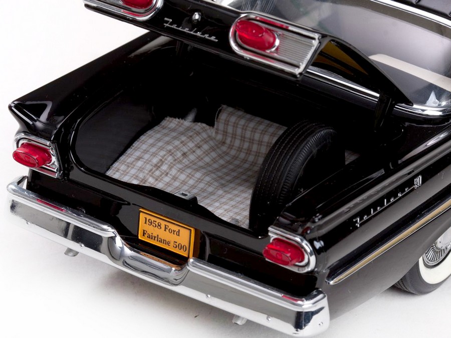 Ford Fairlane 500 HardTop 1958 - ダイキャストモデル - Sun Star 5272